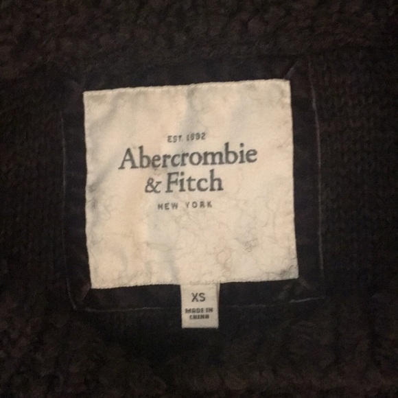 Abercrombie and Fitch sweater - Picture 3 of 5